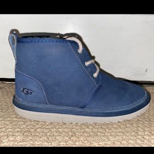 Uggs Neumel Boot - Big Kids SZ 5